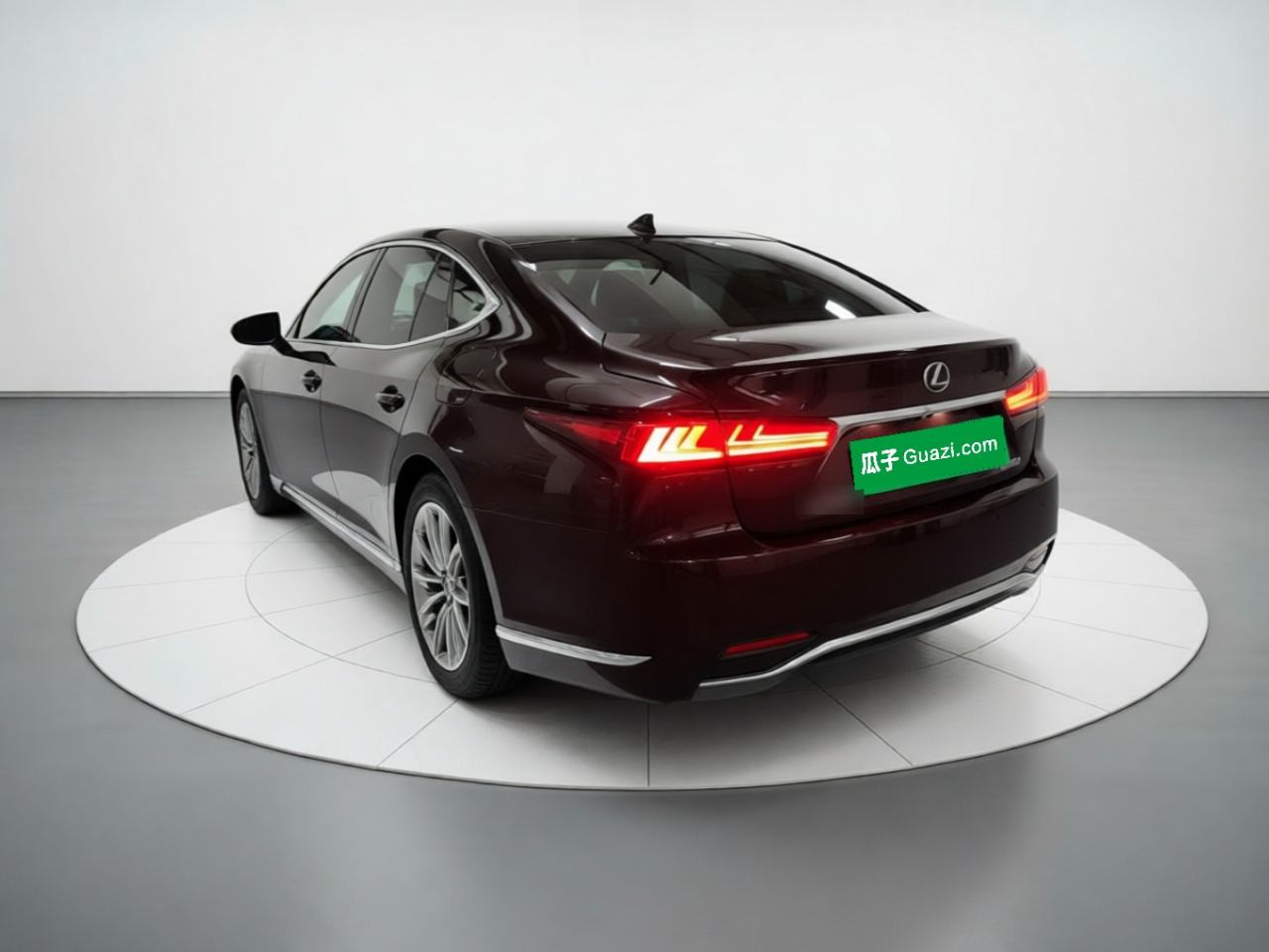 Lexus LS - фото 3