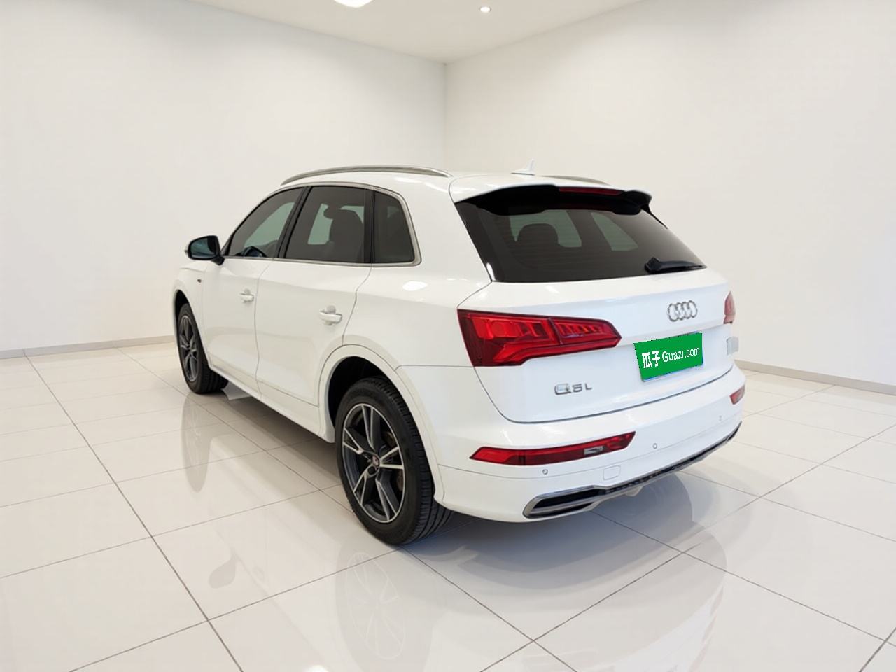 Audi Q5L - фото 3