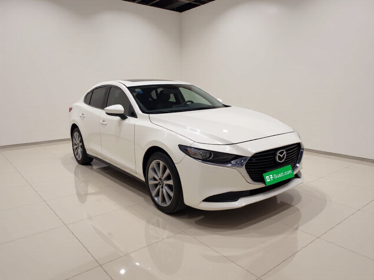 Mazda 3 - фото 2