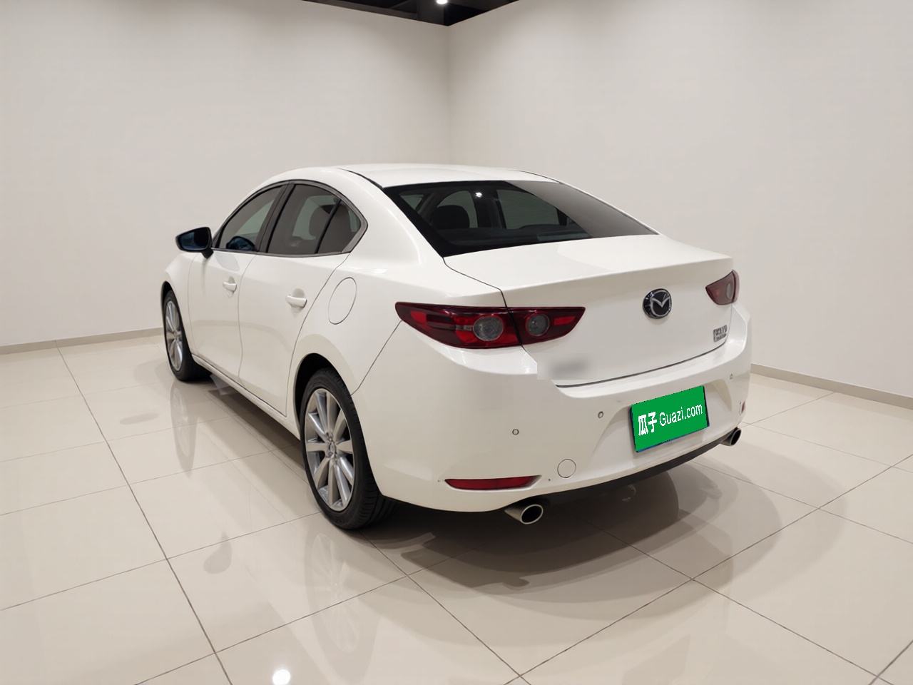 Mazda 3 - фото 3