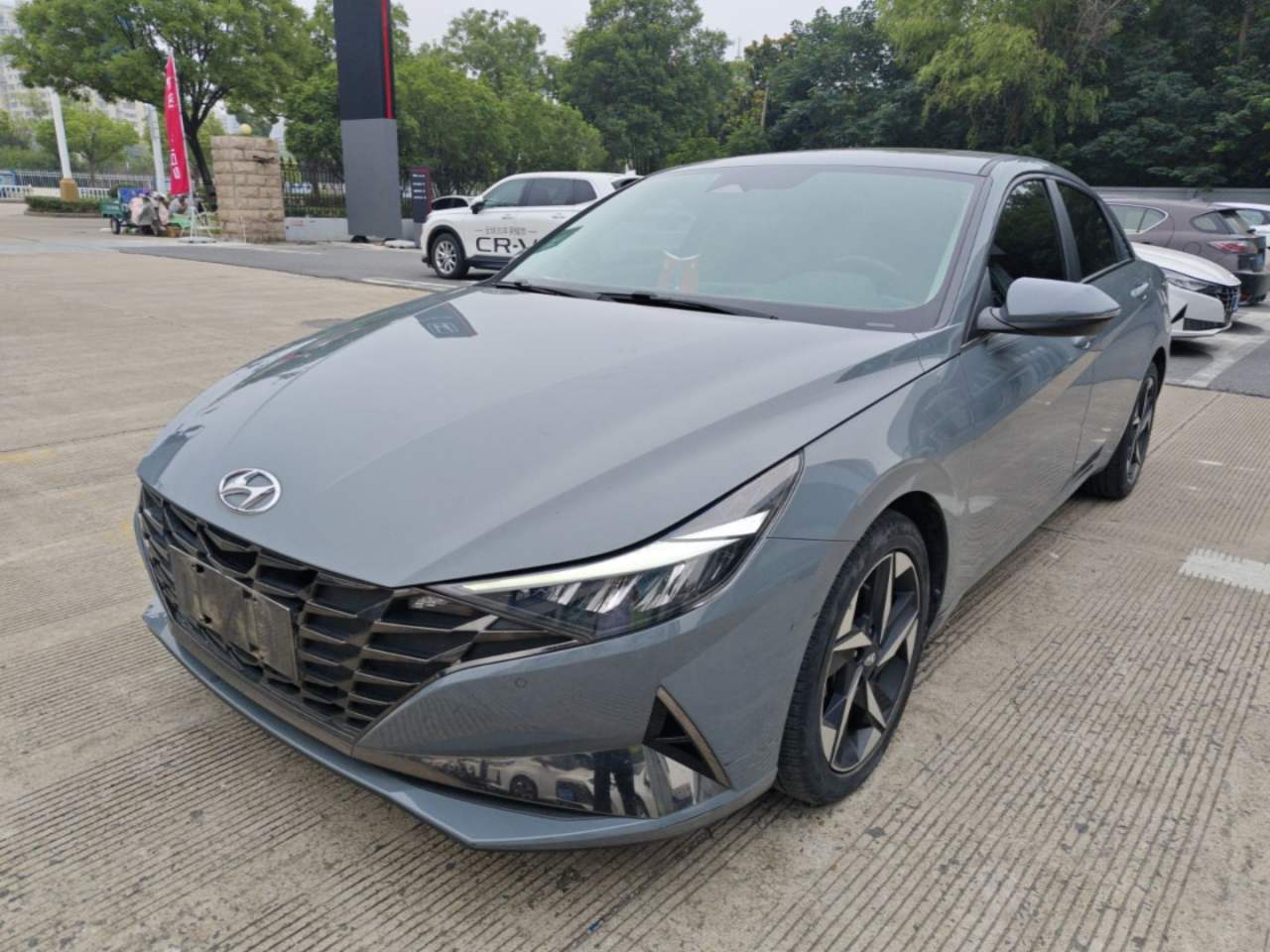 Hyundai Elantra - фото 0