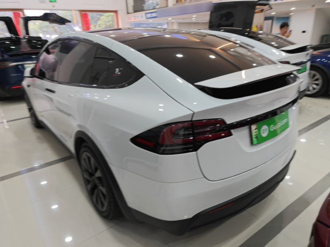 Tesla Model X - фото 3