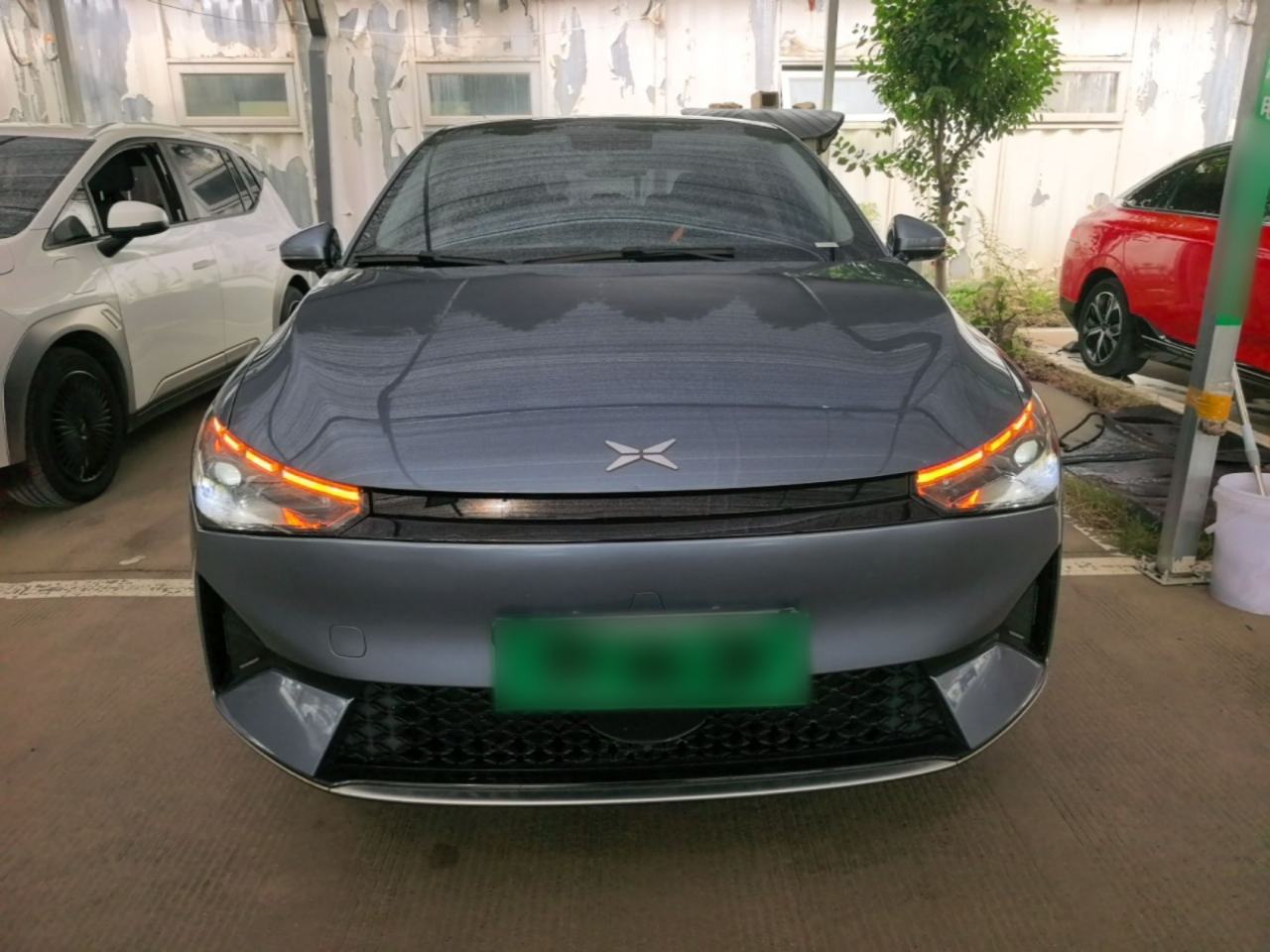 XPeng P5 - фото 1