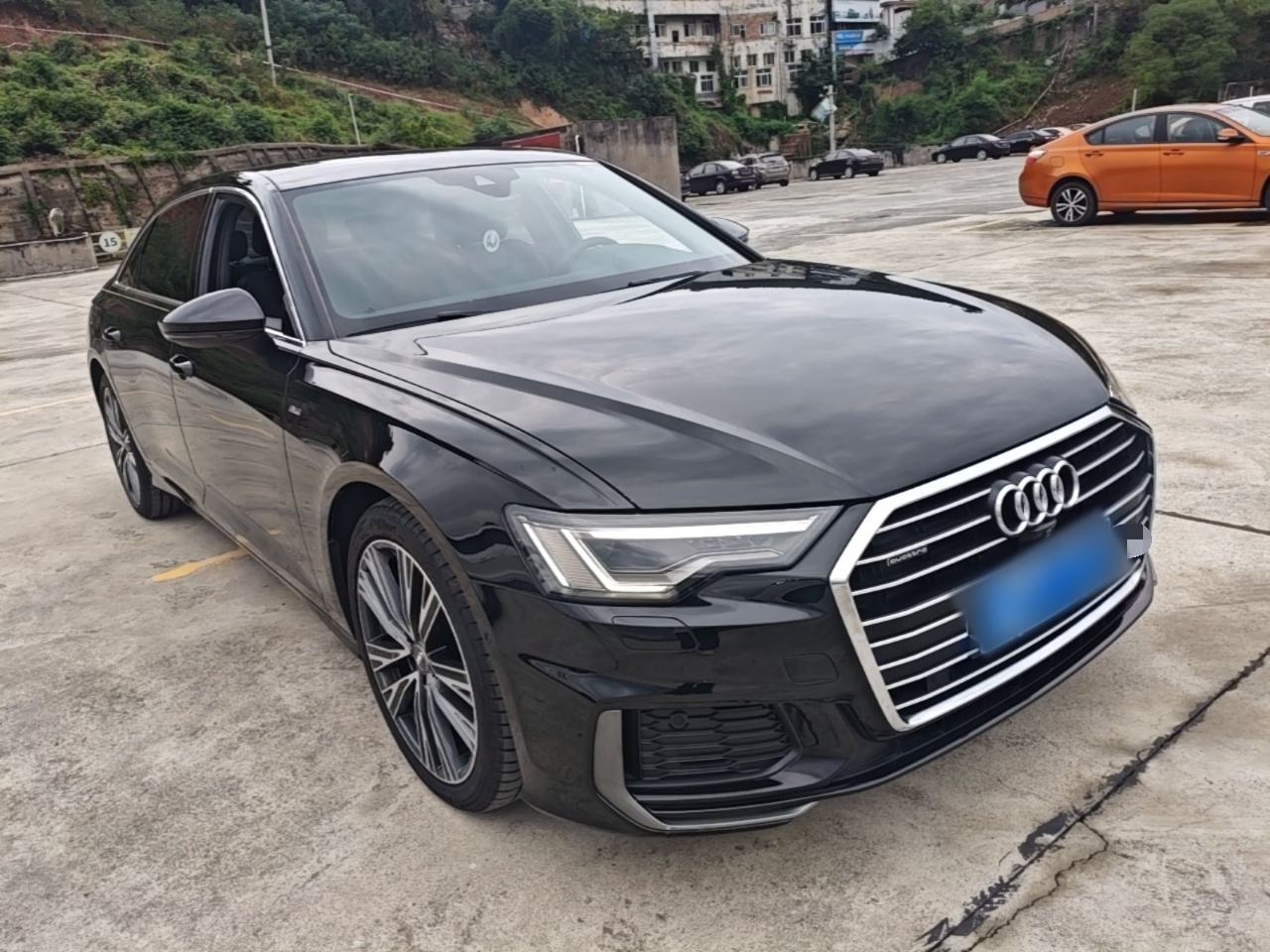 Audi A6L - фото 4