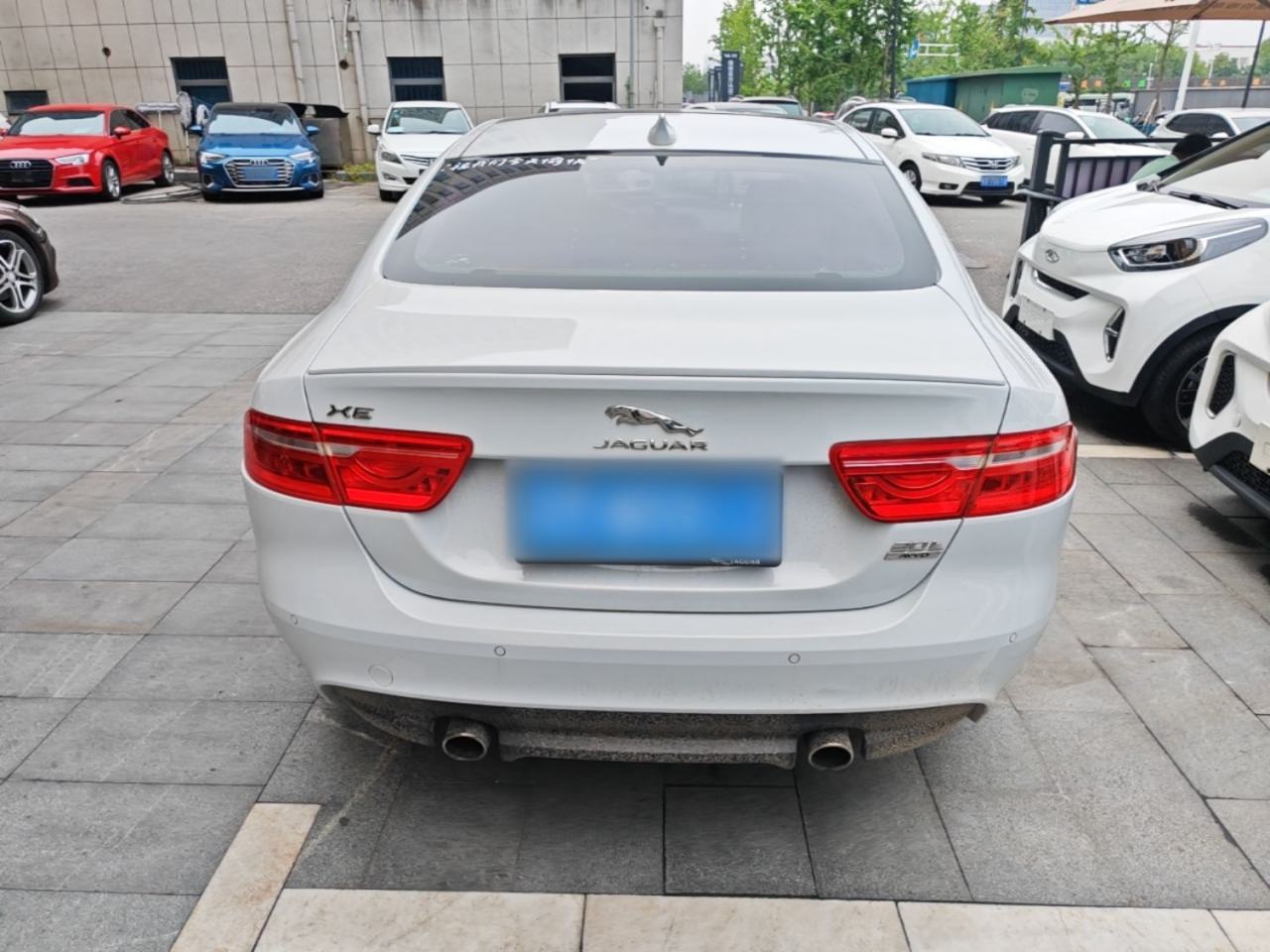 Jaguar XE - фото 4