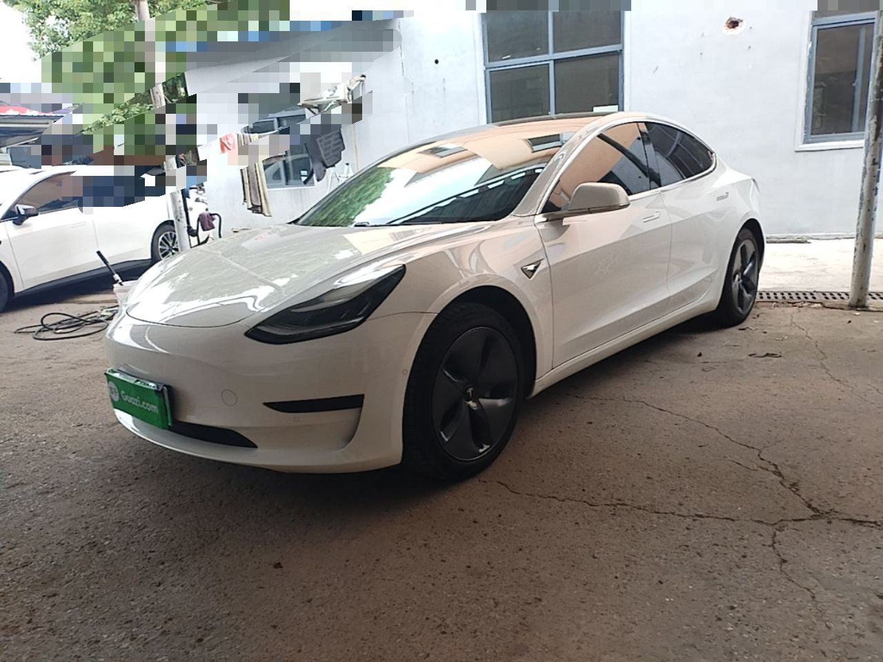 Tesla Model 3 - фото 0