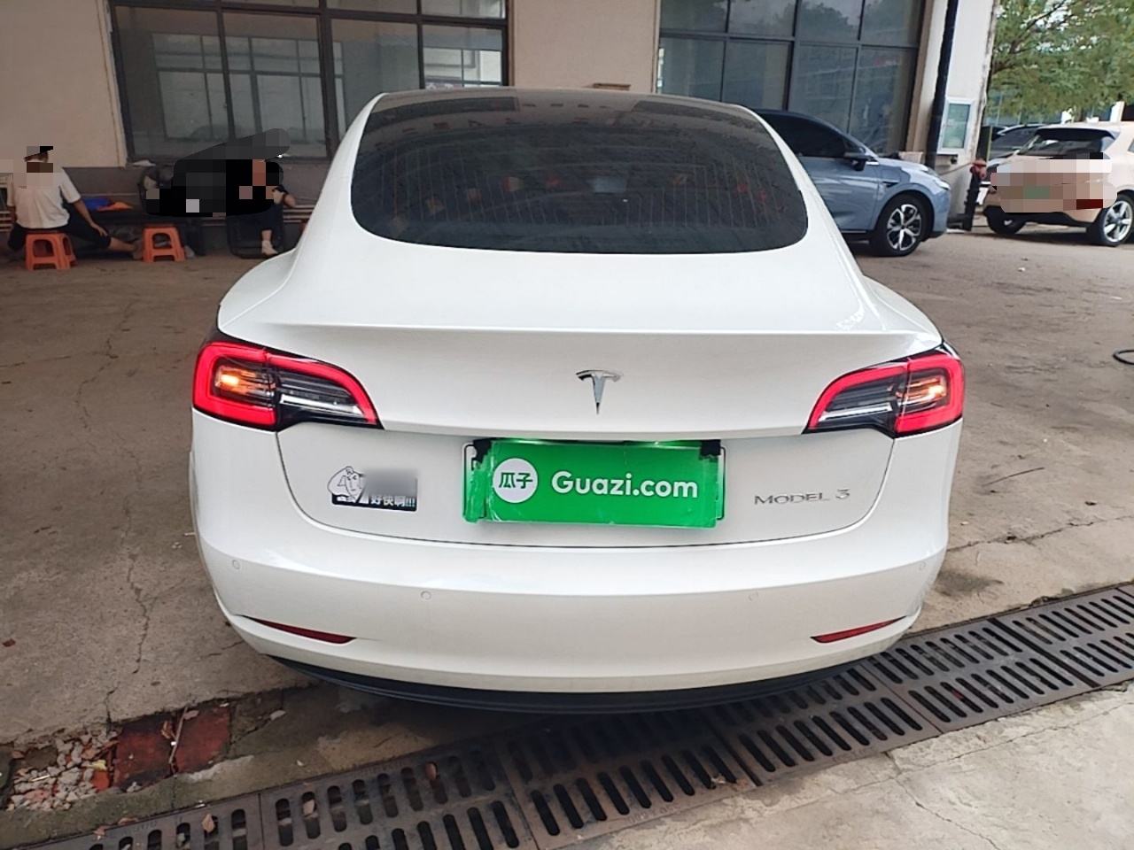 Tesla Model 3 - фото 4