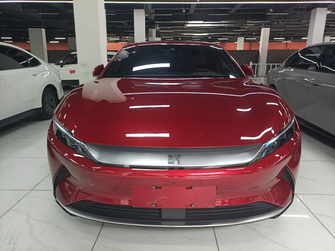 BYD Han DM-i - фото 1