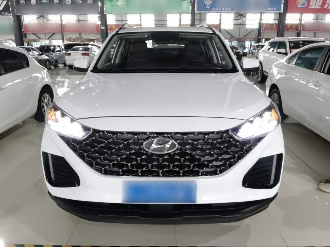 Hyundai ix35 - фото 1