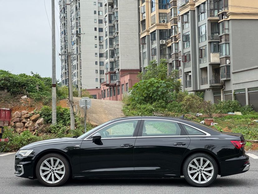 Audi A6L - фото 3