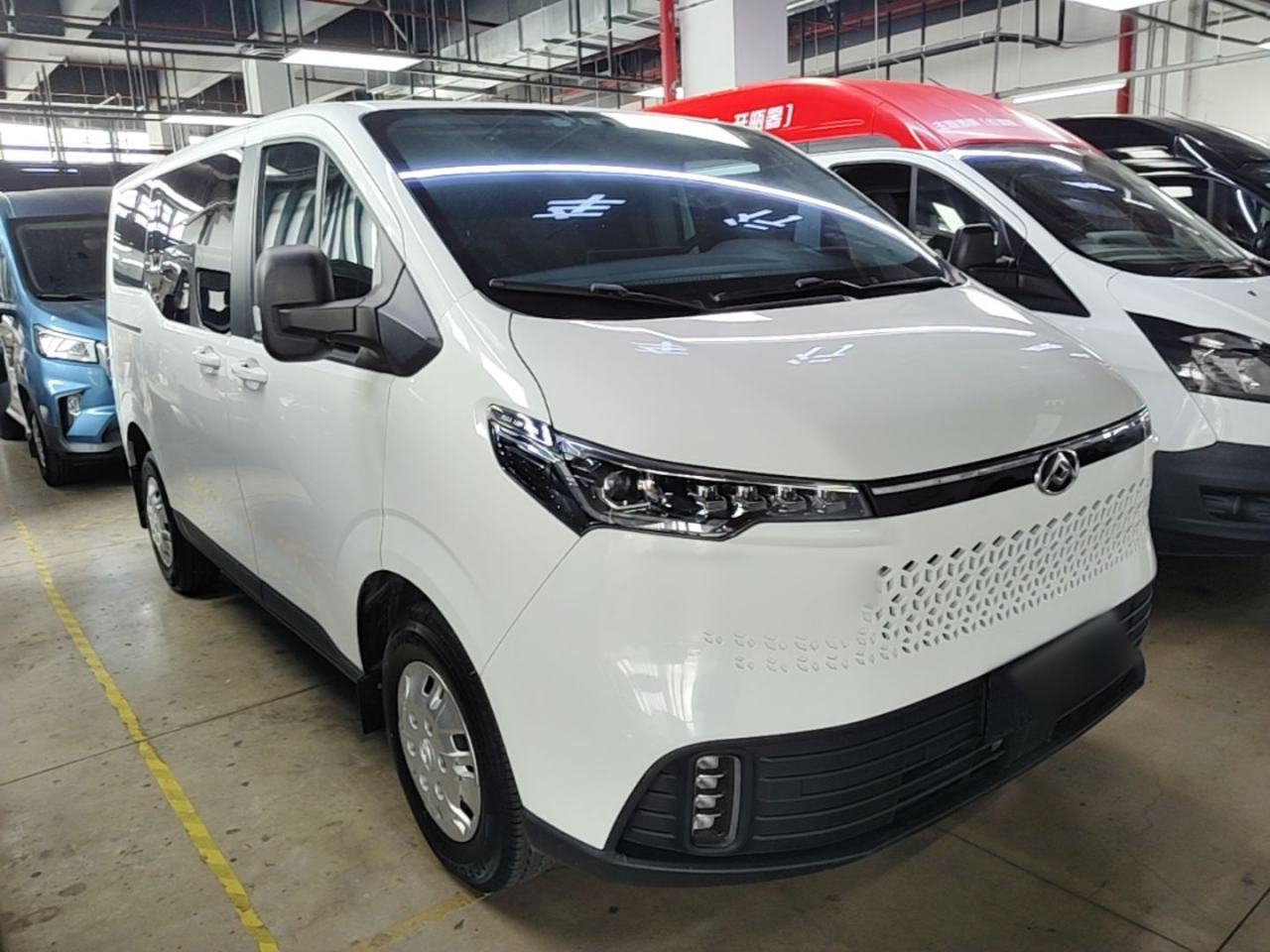 Maxus V70 - фото 2
