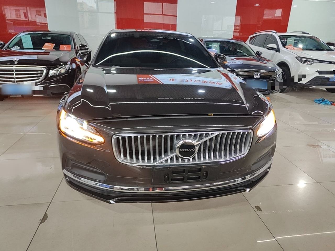 Volvo S90 - фото 1