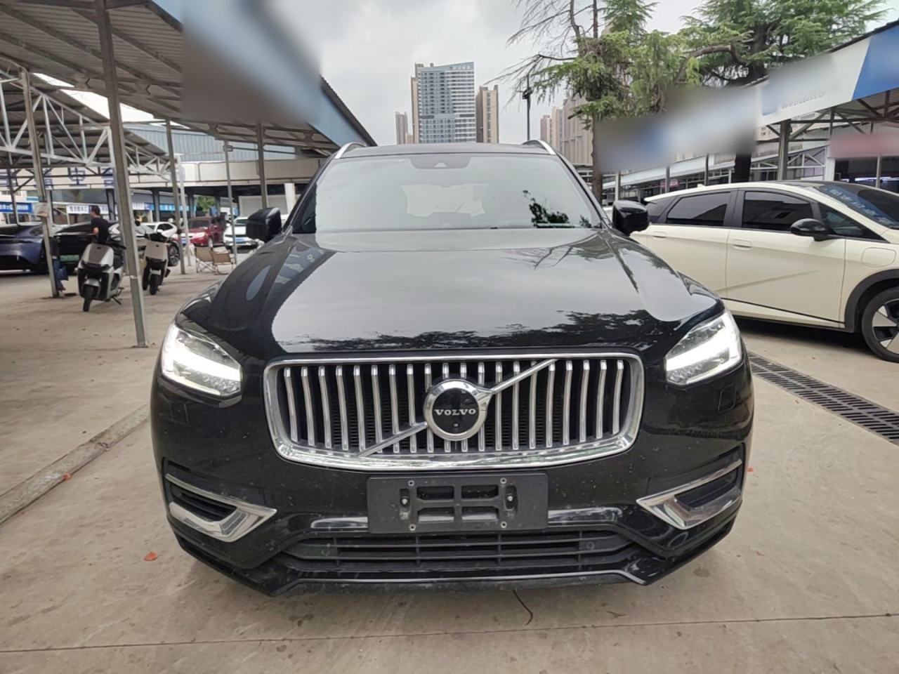 Volvo XC90 - фото 1