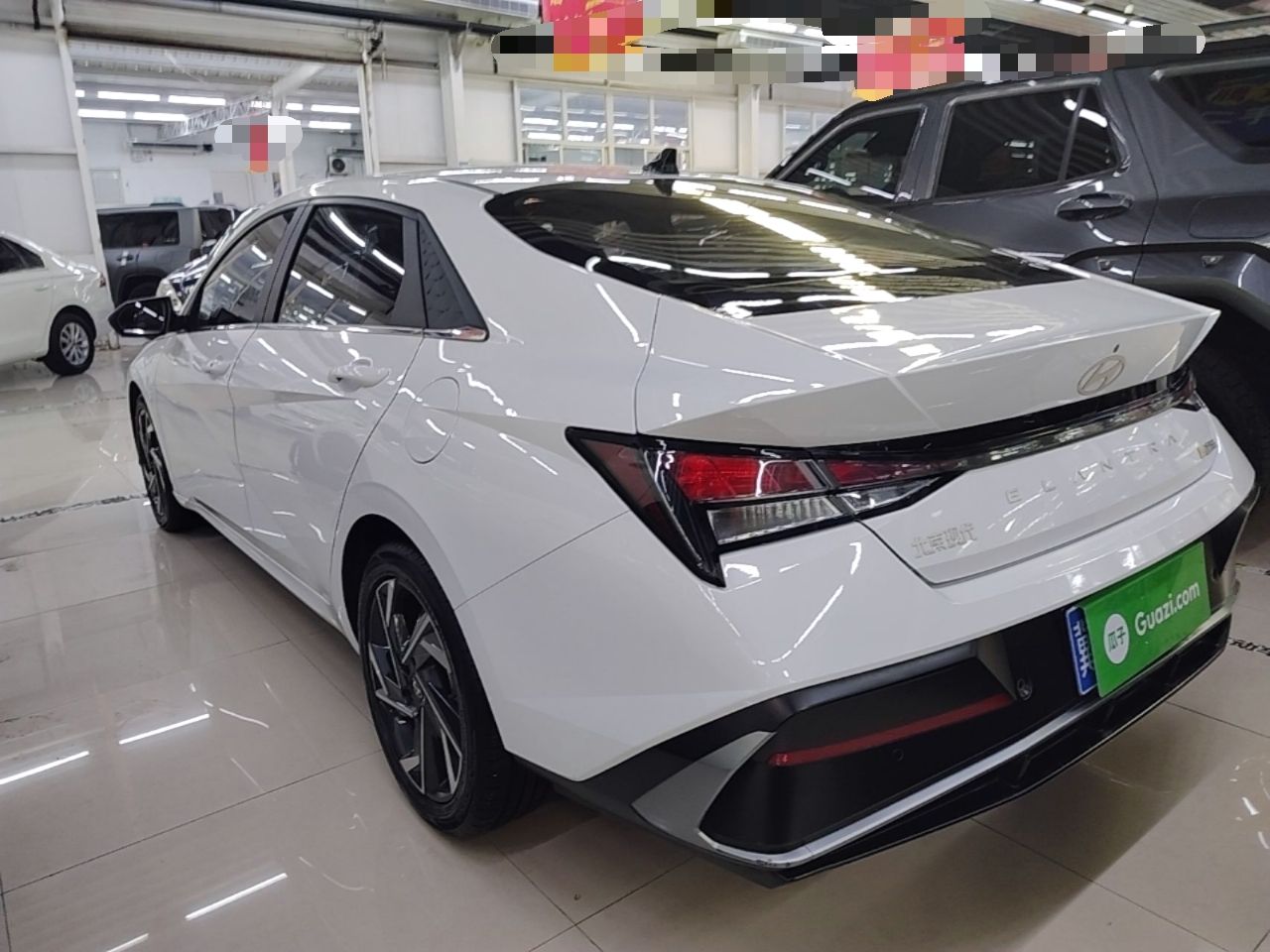 Hyundai Elantra - фото 3