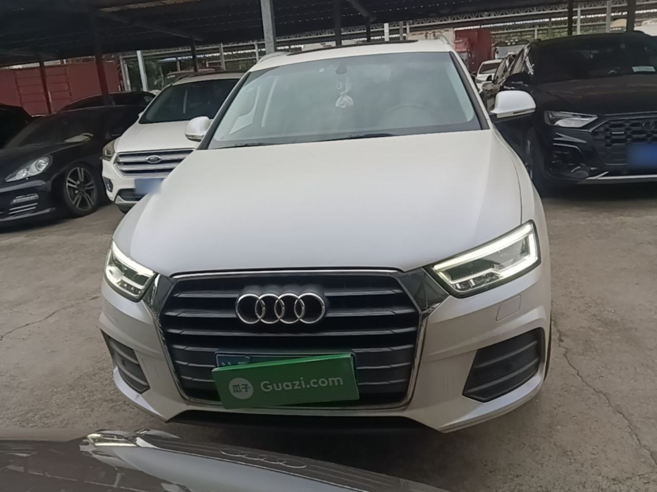 Audi Q3 - фото 1