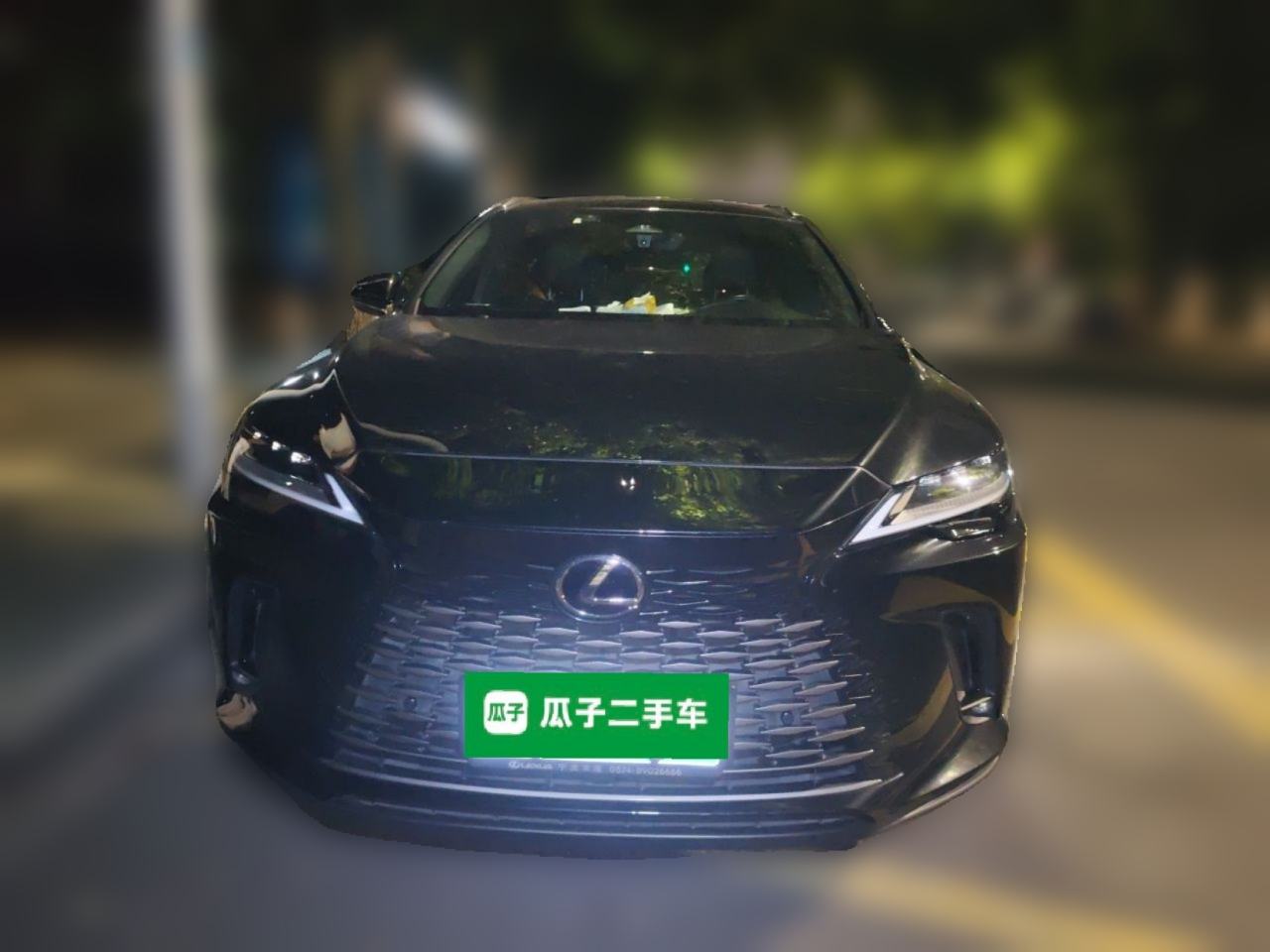 Lexus RX - фото 1