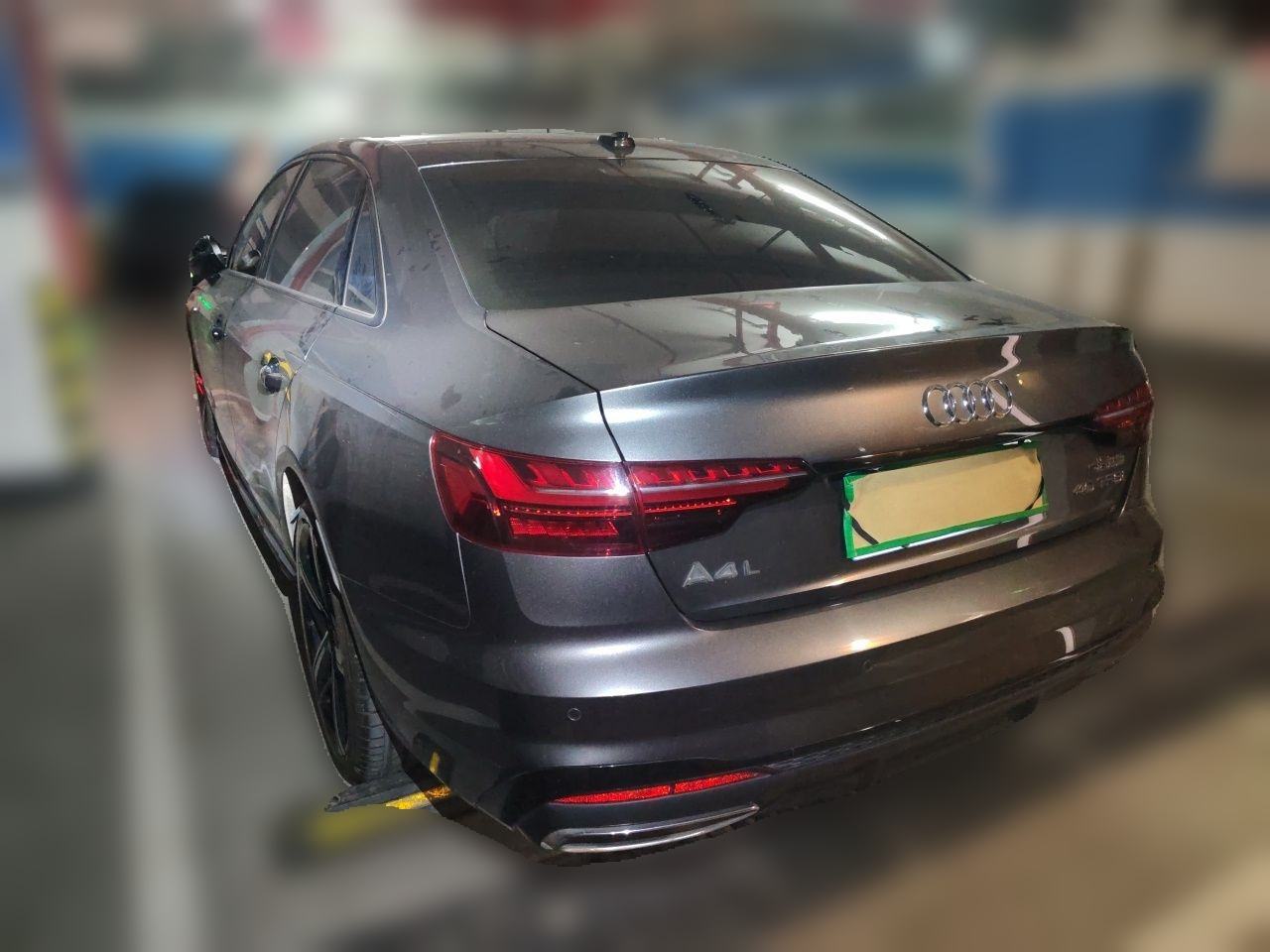 Audi A4L - фото 3
