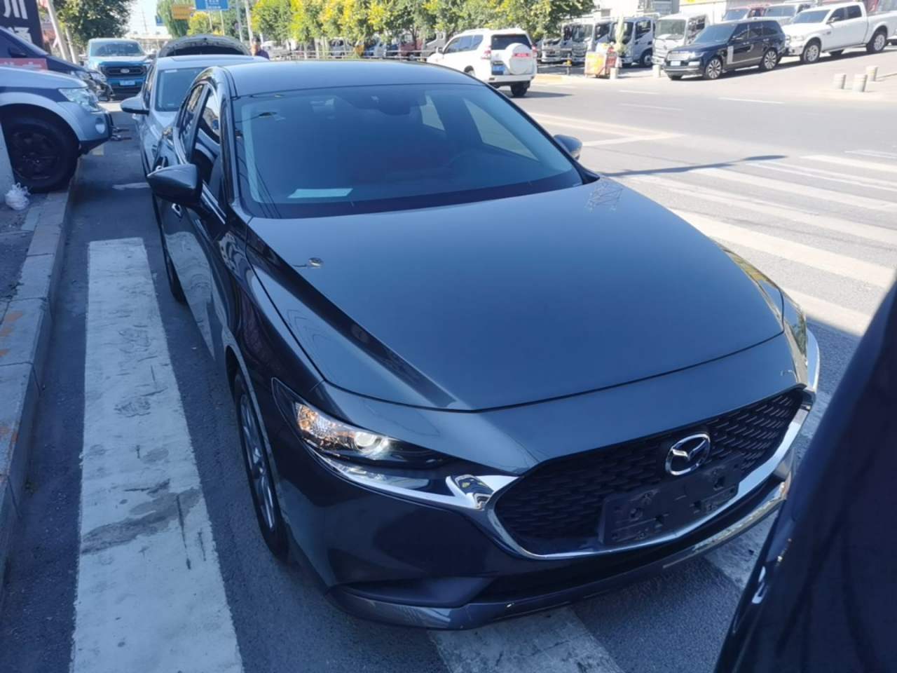 Mazda 3 - фото 1