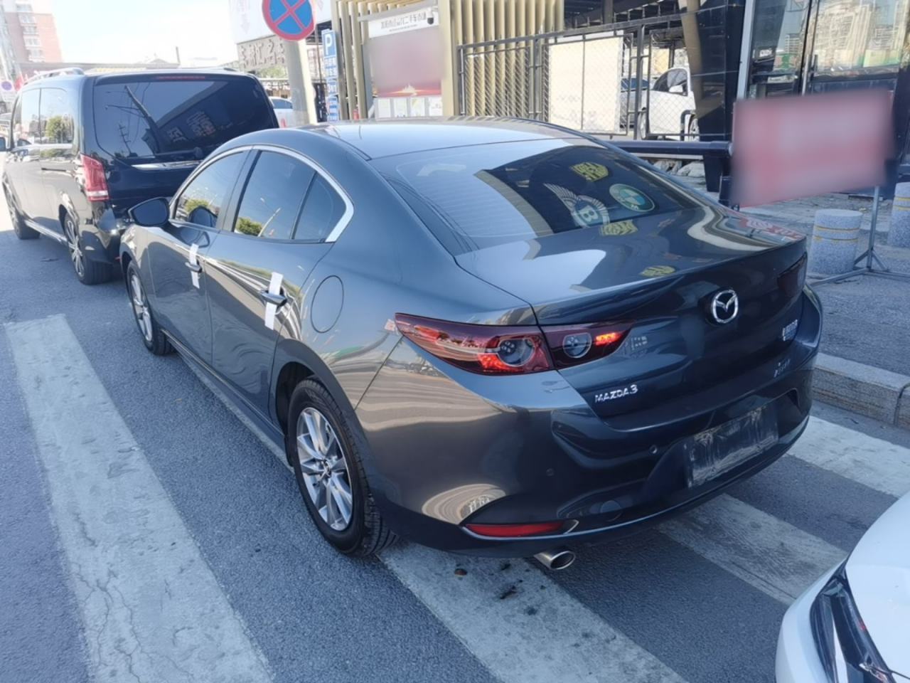 Mazda 3 - фото 3