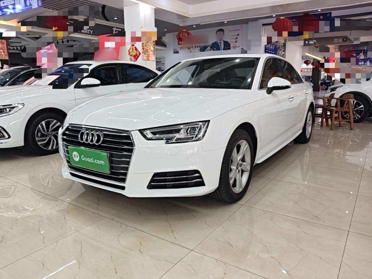 Audi A4L - фото 0