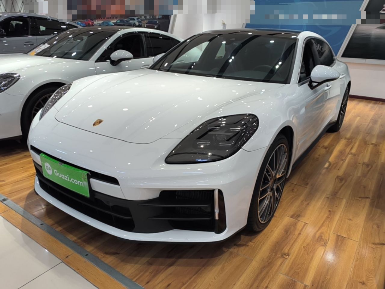 Porsche Panamera - фото 0