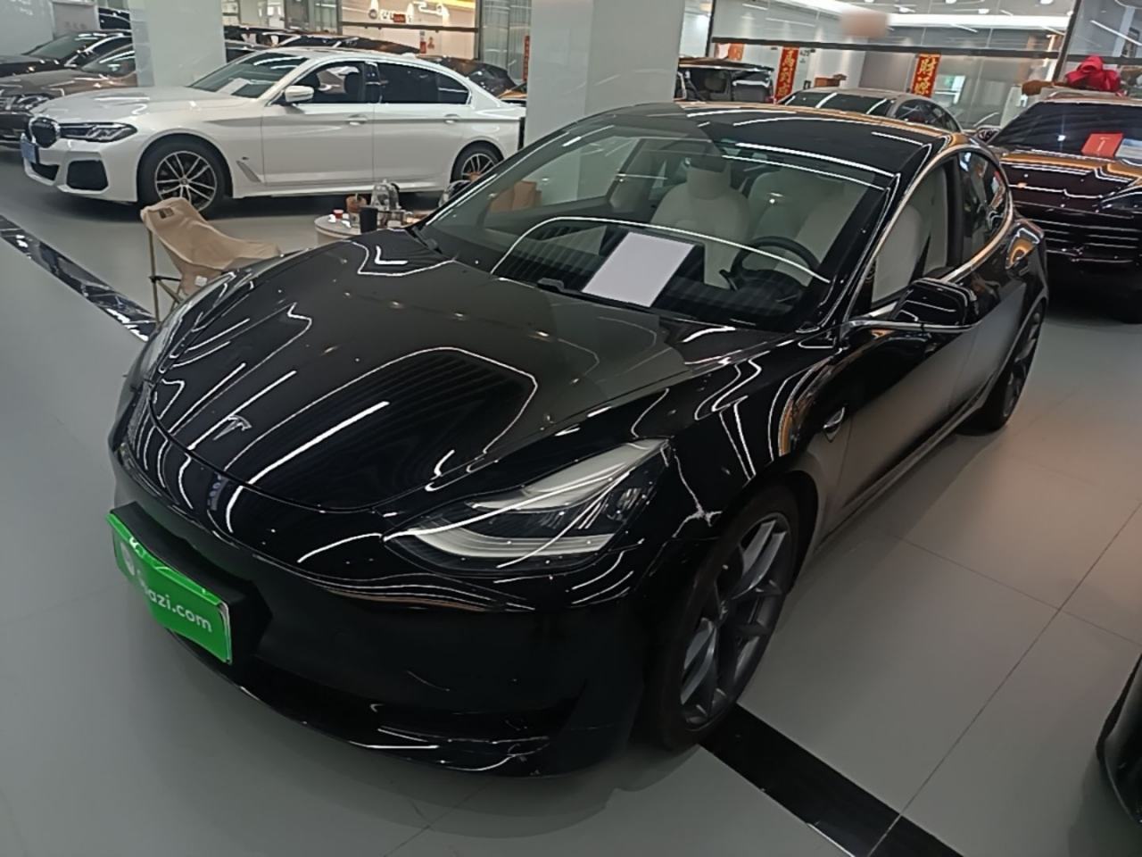 Tesla Model 3 - фото 0