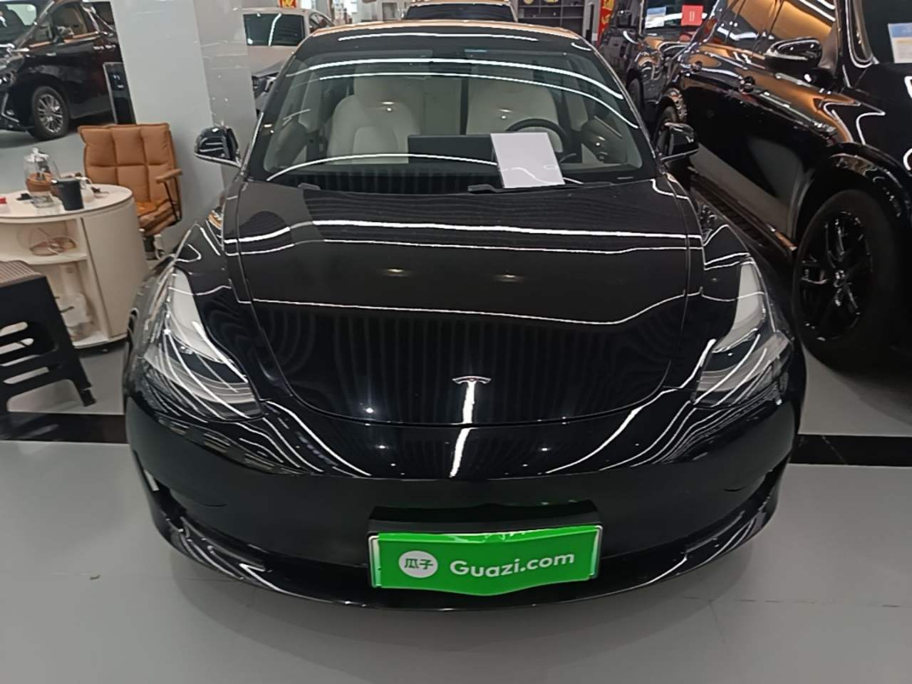Tesla Model 3 - фото 1