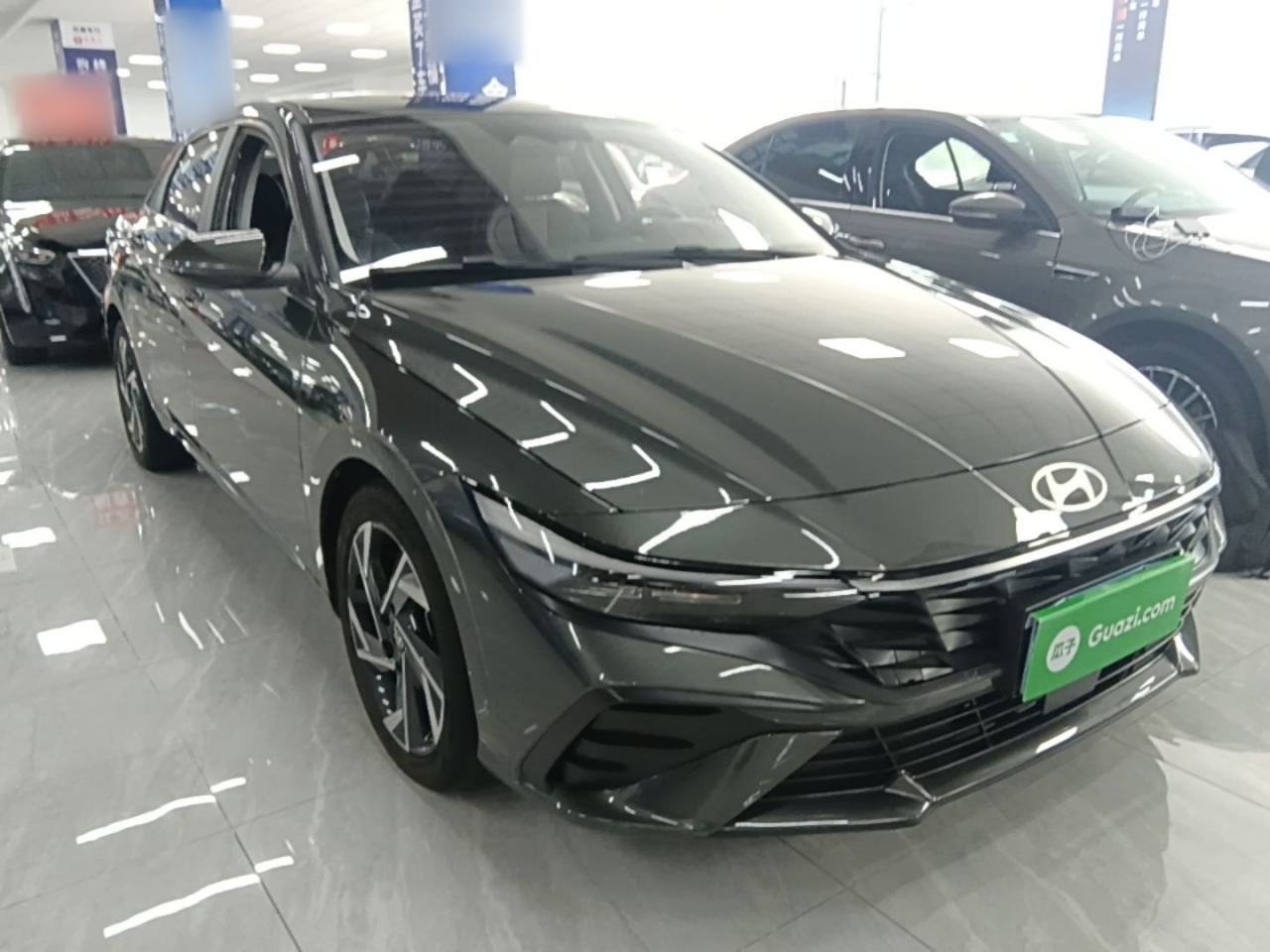 Hyundai Elantra - фото 2
