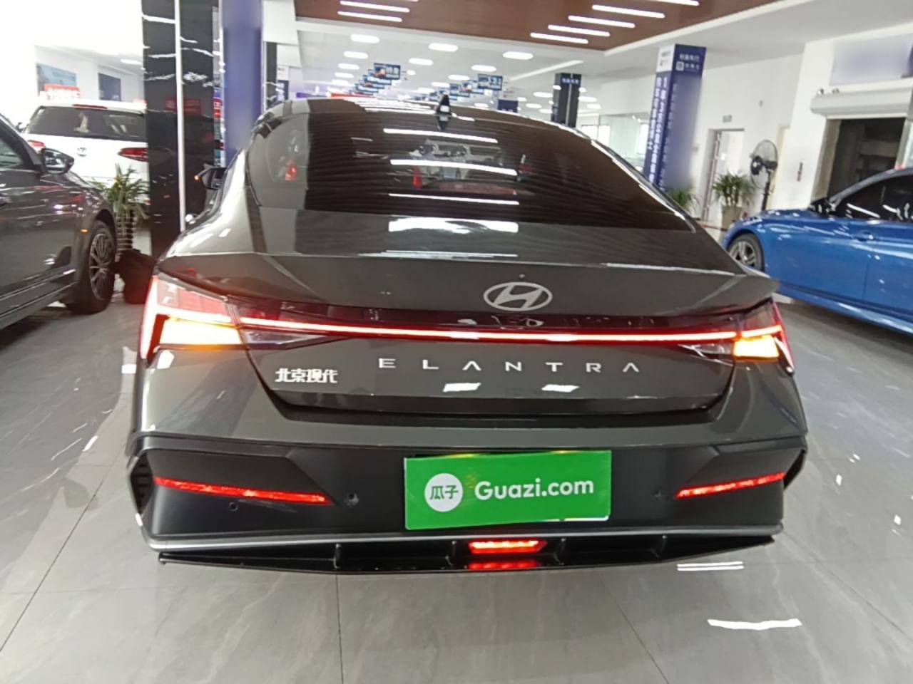 Hyundai Elantra - фото 4