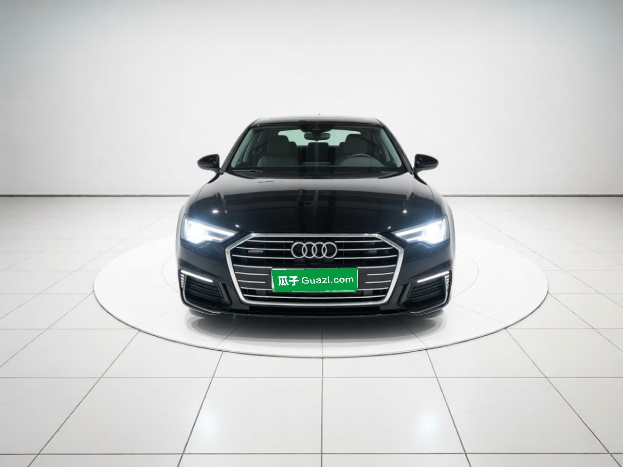 Audi A6L - фото 1