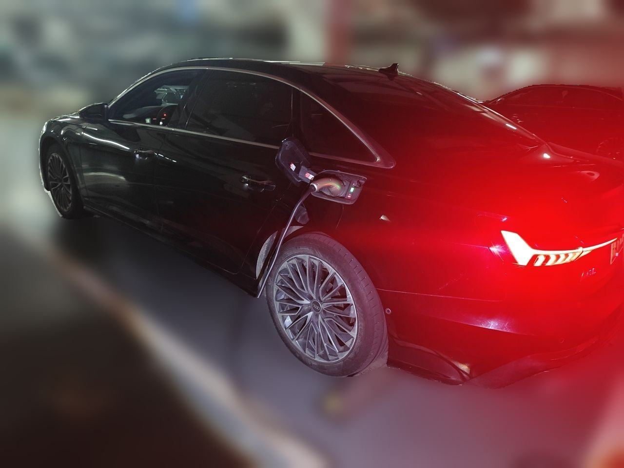 Audi A6L - фото 3