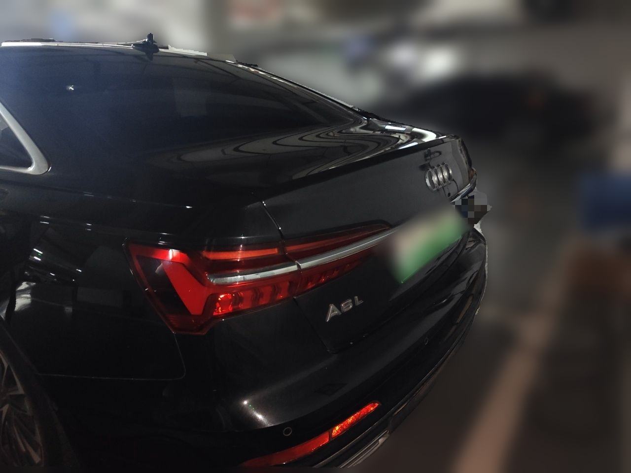 Audi A6L - фото 4