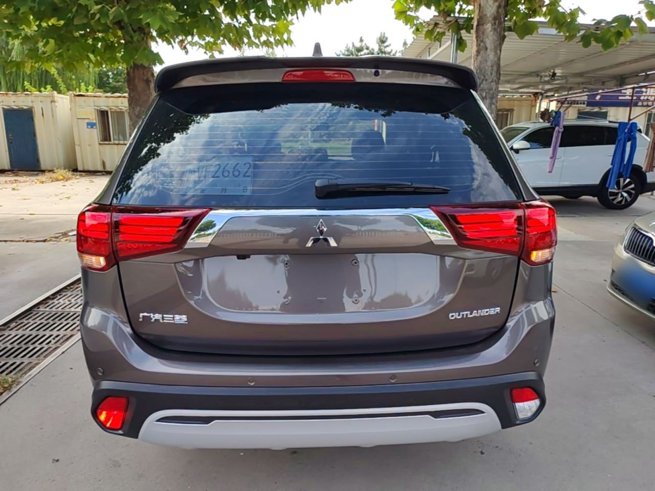 Mitsubishi Outlander - фото 4