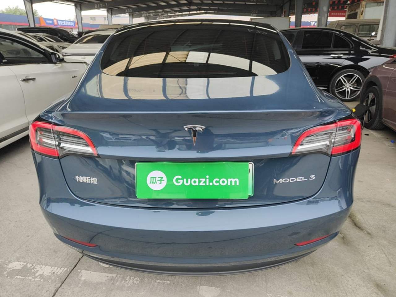 Tesla Model 3 - фото 2