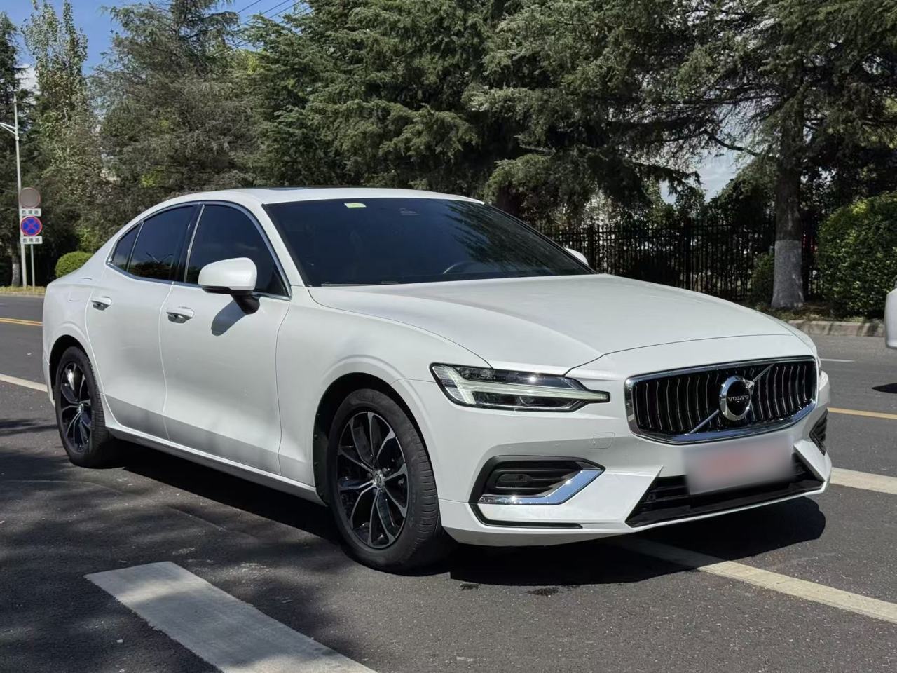 Volvo S60 - фото 2