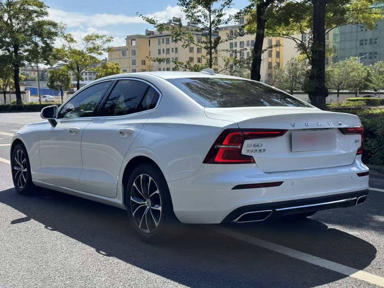 Volvo S60 - фото 3