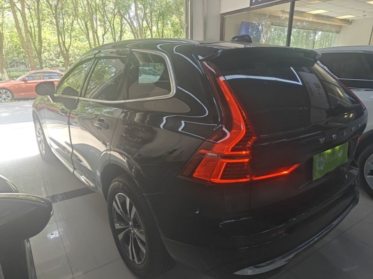 Volvo XC60 - фото 3