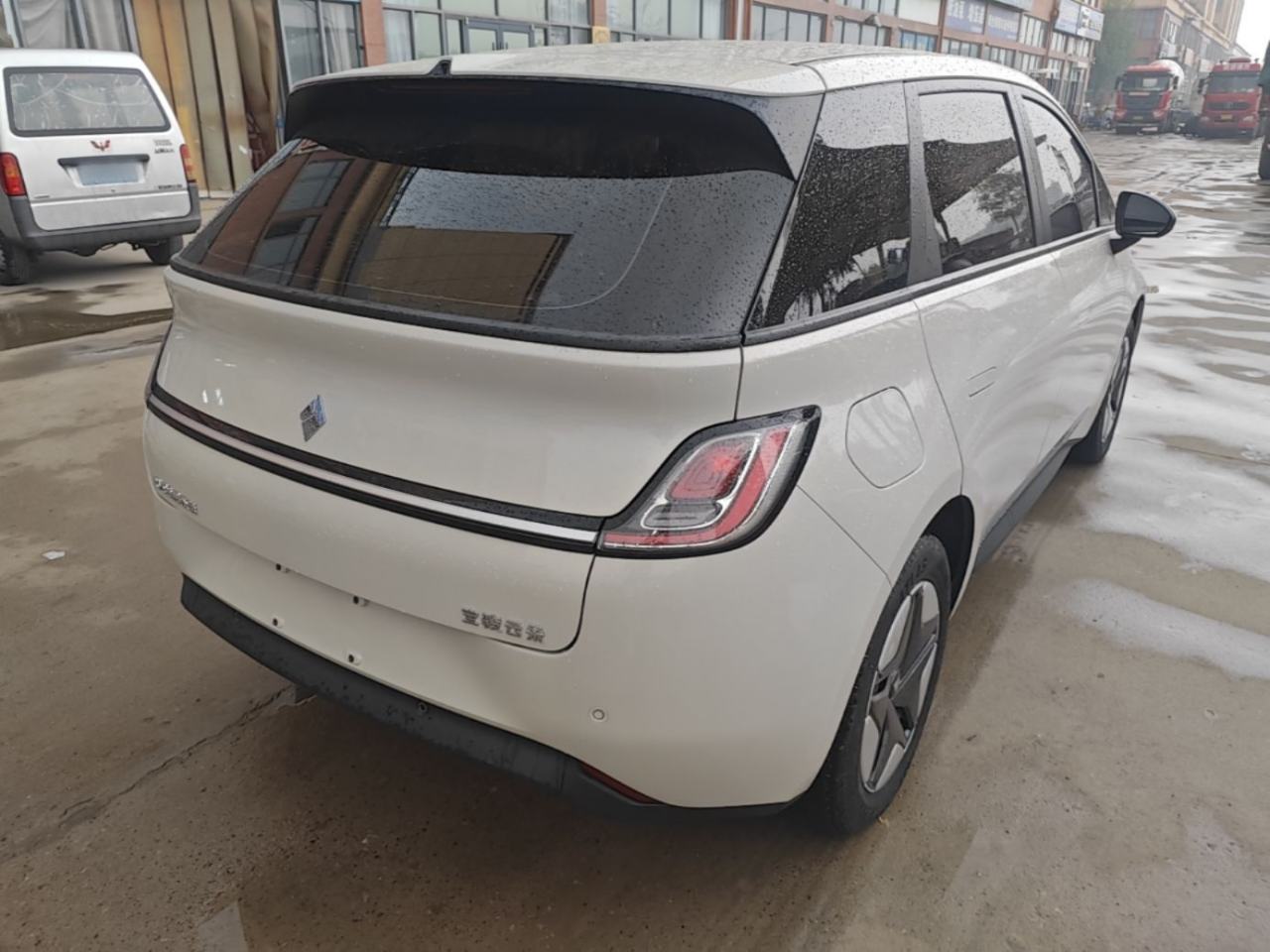 Baojun Yunduo - фото 3