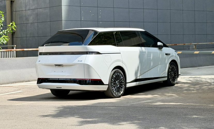 XPeng X9 - фото 3