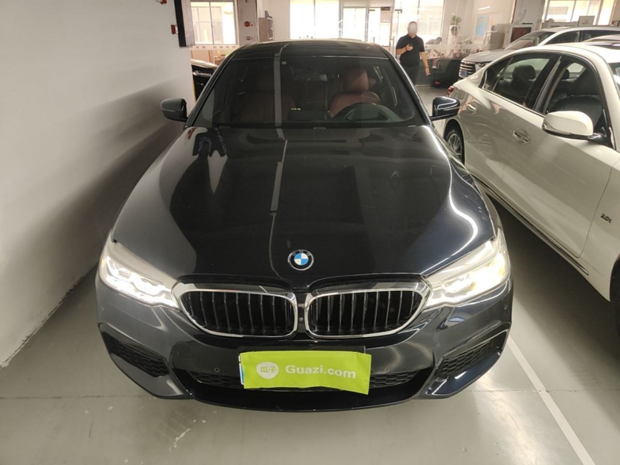 BMW 5-Series - фото 1