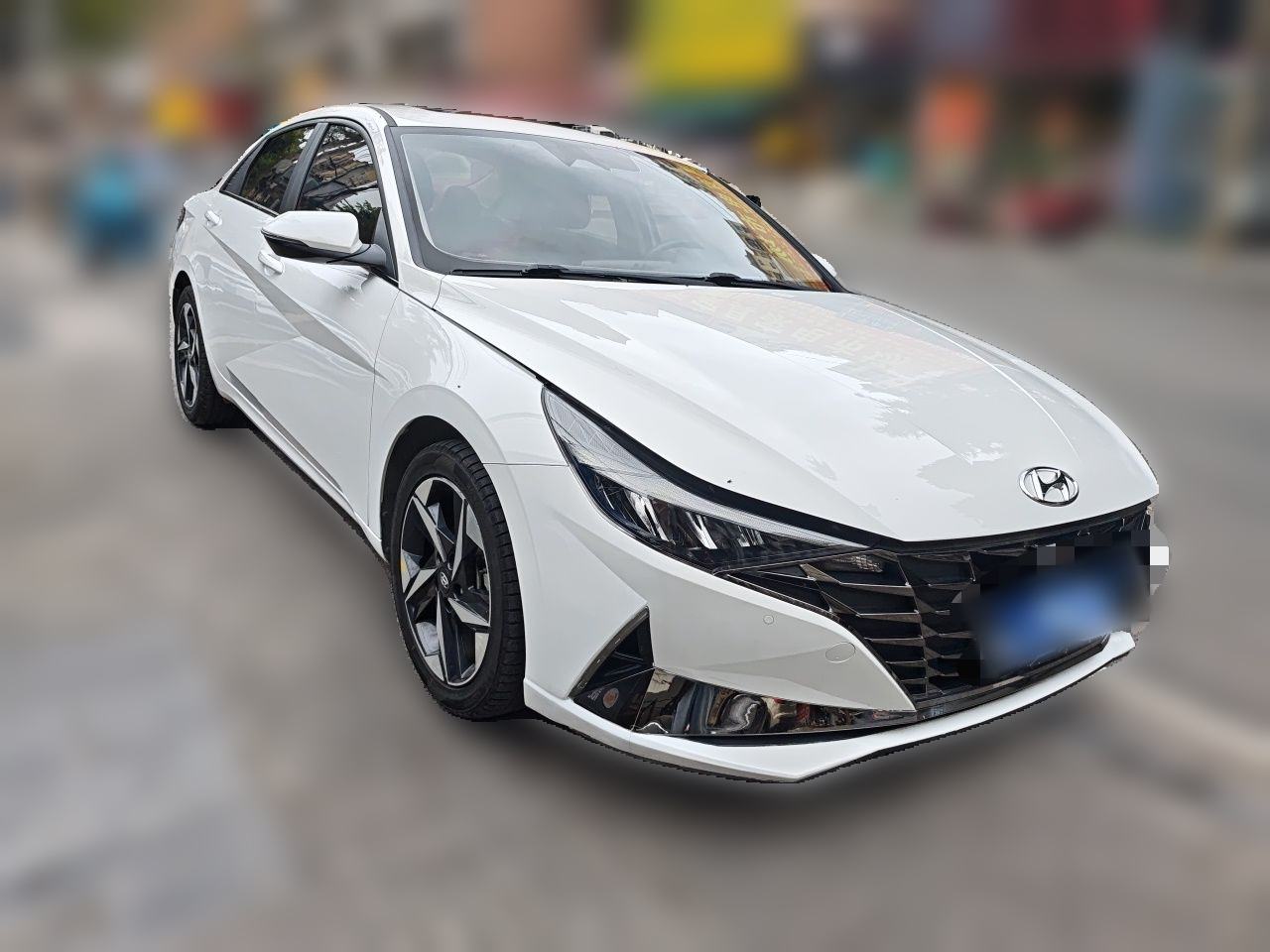 Hyundai Elantra - фото 2
