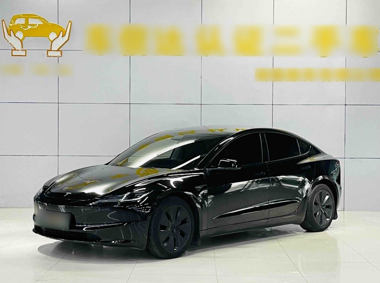 Tesla Model 3 - фото 0