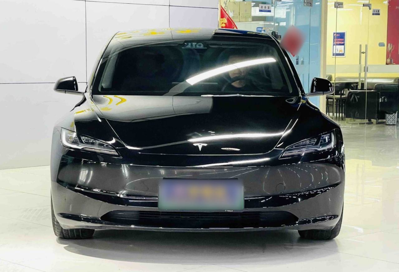 Tesla Model 3 - фото 2