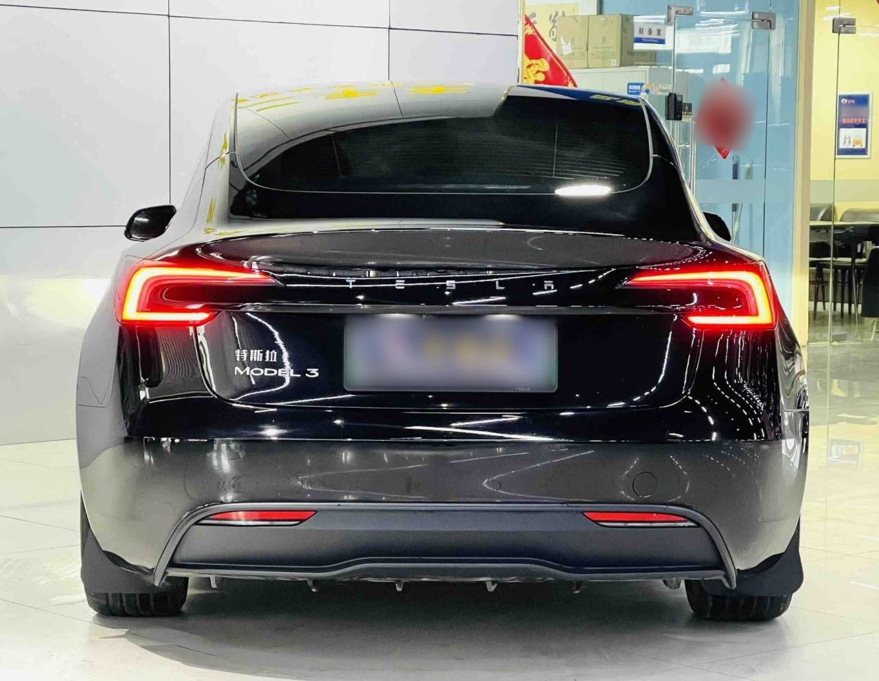 Tesla Model 3 - фото 3