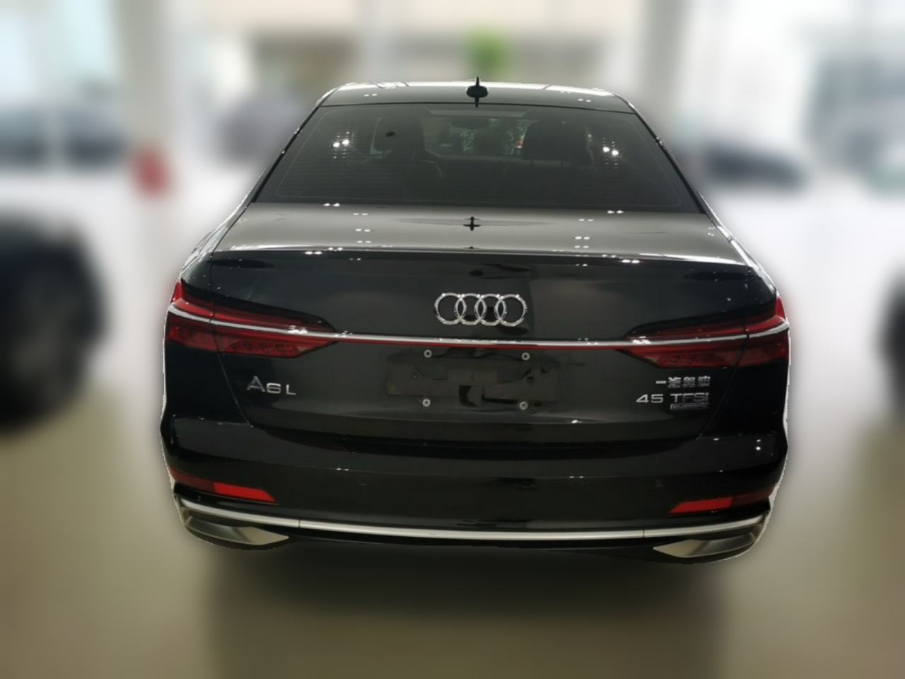 Audi A6L - фото 4