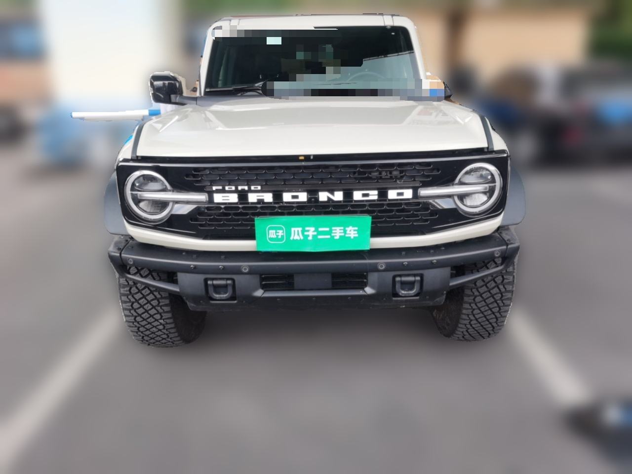 Ford Bronco - фото 1