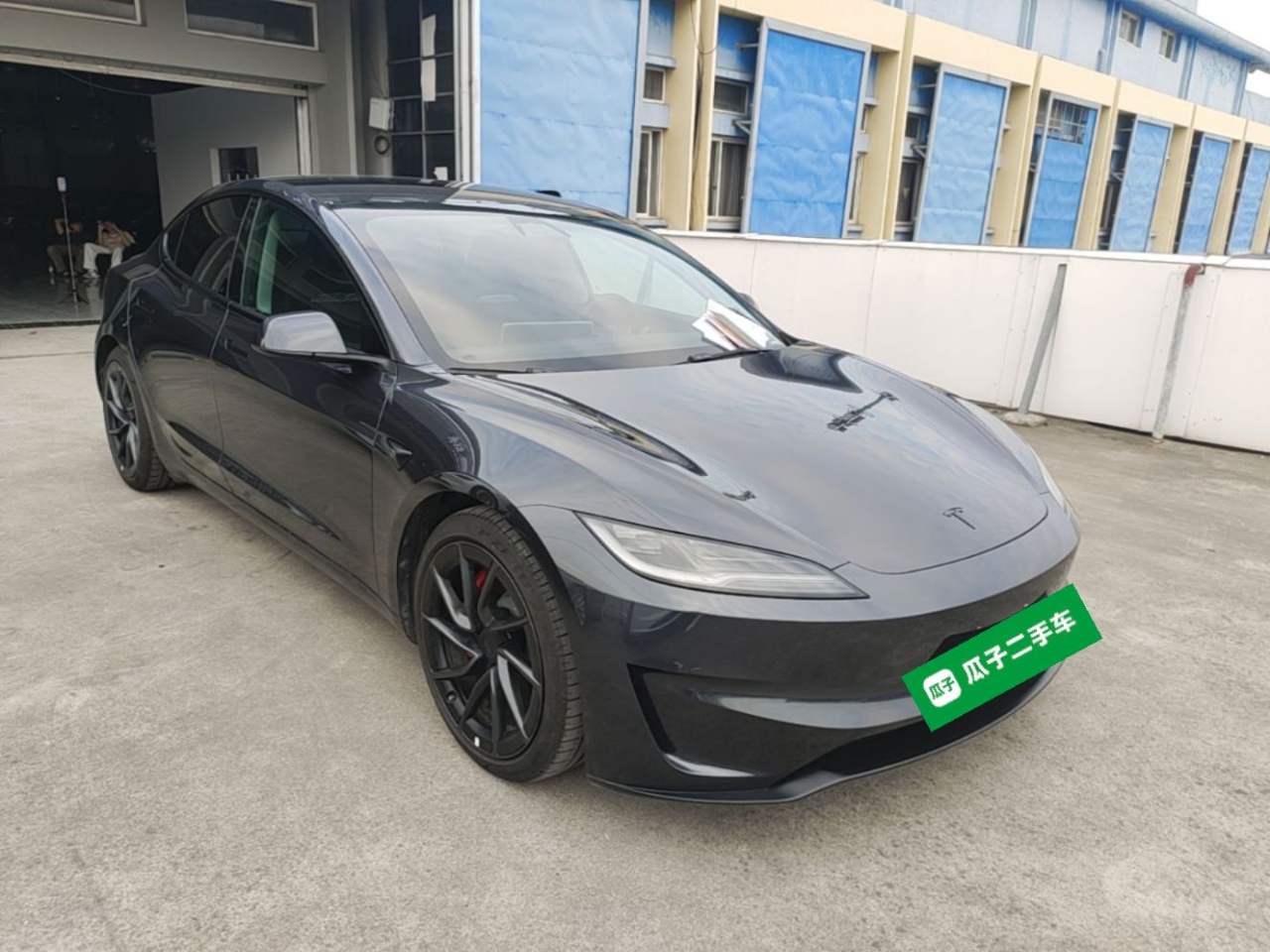 Tesla Model 3 - фото 2