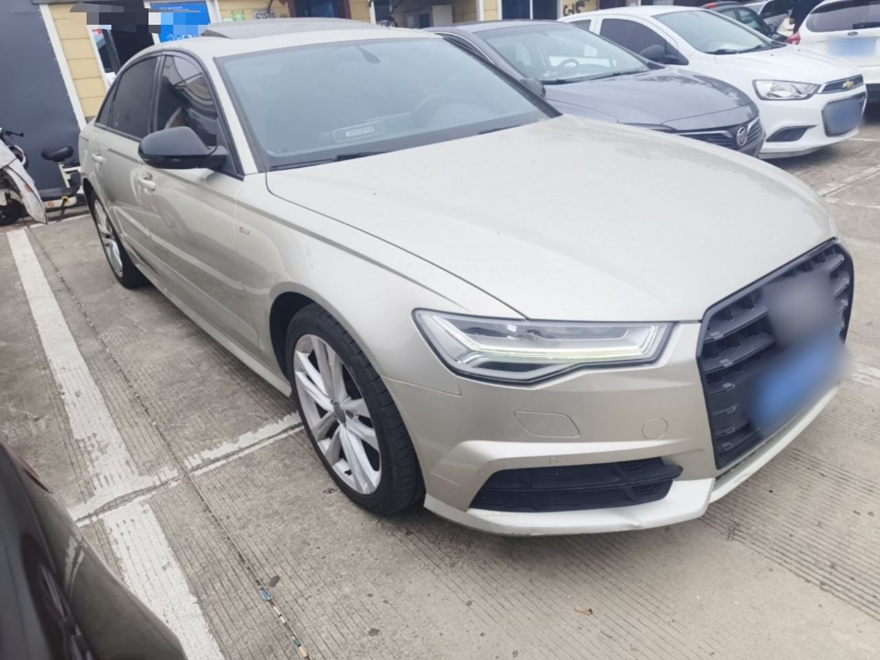 Audi A6L - фото 4