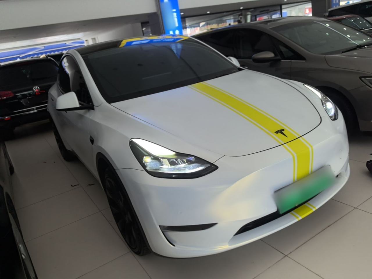 Tesla Model Y - фото 2