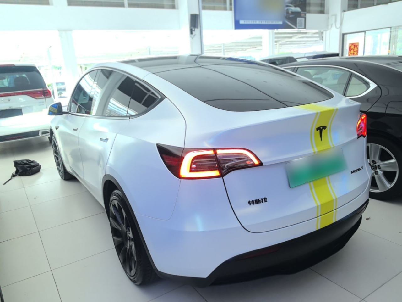 Tesla Model Y - фото 3